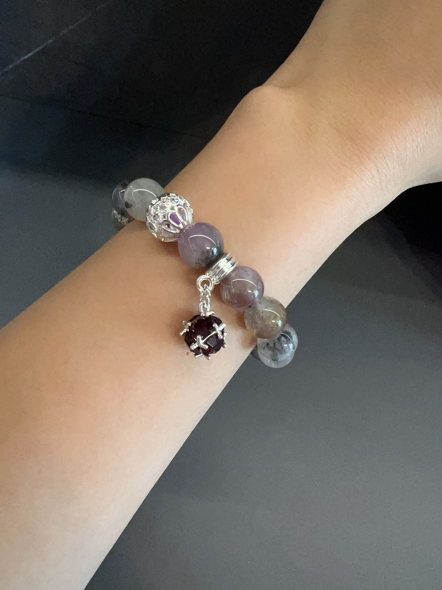 🌈極光💫招財（增強～正財～偏財運）❤️很強的助眠，令人安心入睡❤️💫增強有效溝通和專注力 💫拯救水晶（回復返本來嘅能量）💫穩定情緒 💫打通人體七輪, 調整能量磁場💫改善整體運勢💫穩定思緒, 改善情緒困擾, 舒解壓力, 不安和憂慮💫促進新陳代謝～細胞再生與復原💫建立穩定既人際、情侶關係