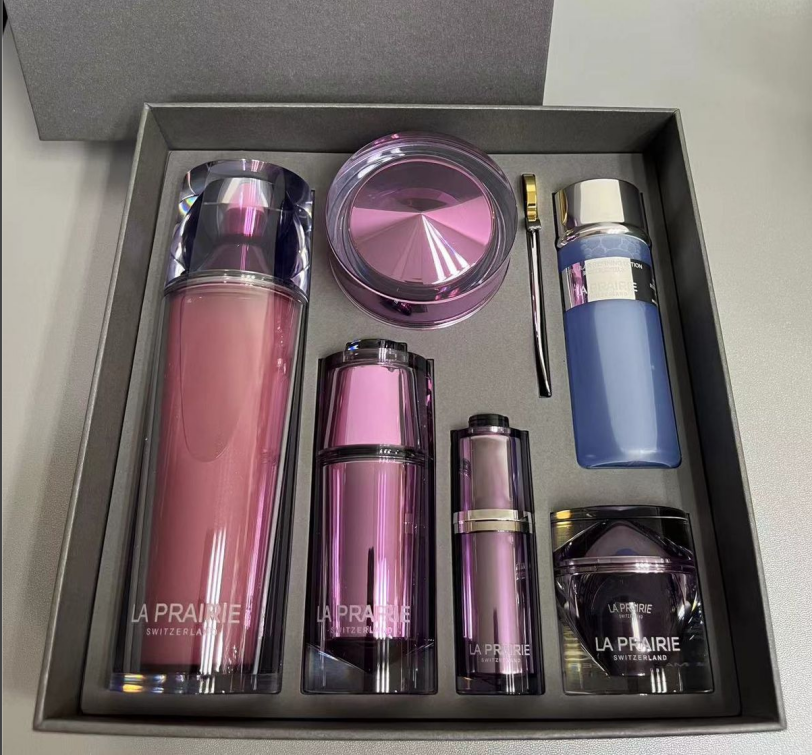la prairie 萊珀妮 【2024年第四季新品套裝】鉑金新套裝 (鉑金乳液115ml+鉑金眼霜20ml+鉑金眼部精華15ml+鉑金面霜5ml+鉑金面膜精華5ml+藍水60ml) [平行進口] 7611773149501