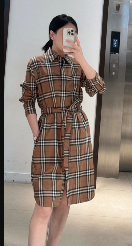 BE089 Burberry 收腰格仔連身女裝Polo裙 - UK 4 胸： 53 cm長： 101 cm 8093477