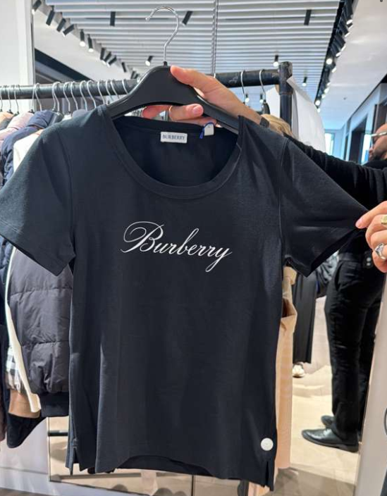 BE088 Burberry 潦草LOGO女裝Tee - 黑色 XS碼 胸：40 cm長：59 cm 8111533