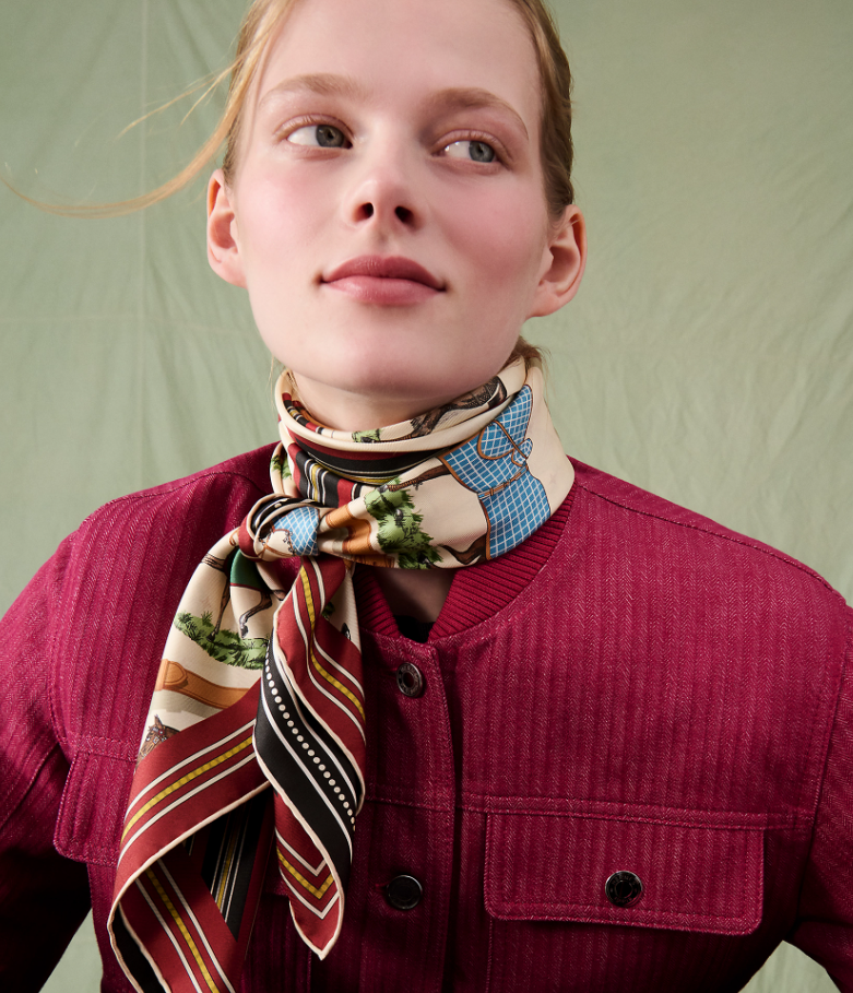 BE050 Hermes Couvertures et Tenues de Jour Bandana double face scarf 90 - crème / rouge H / noir 88.5 x 88.5 cm H903577S 13
