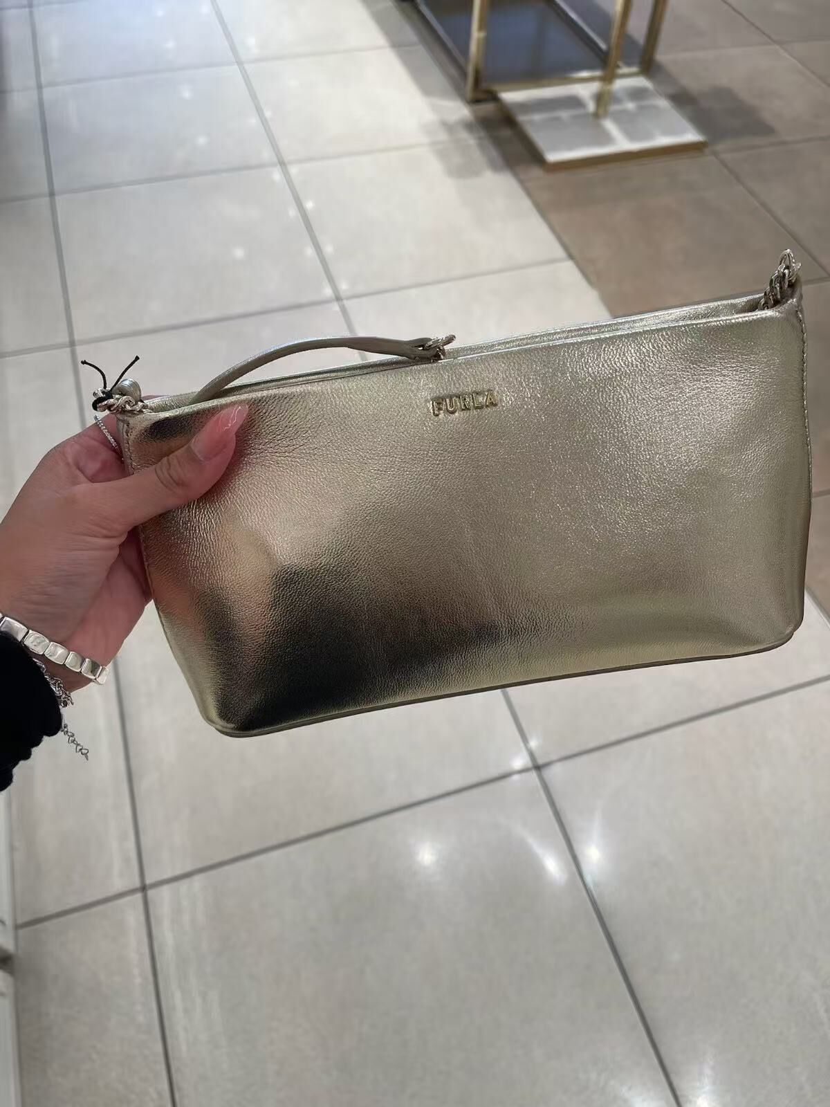 【預購】H0612120 Furla 金屬皮款鏈條斜咩包