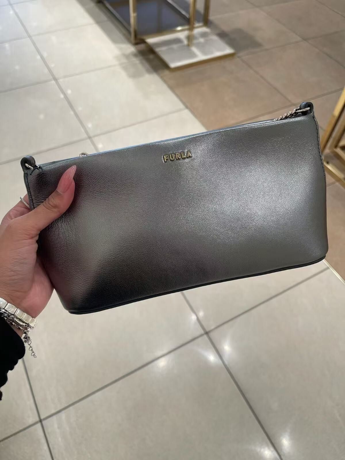 【預購】H0612120 Furla 金屬皮款鏈條斜咩包