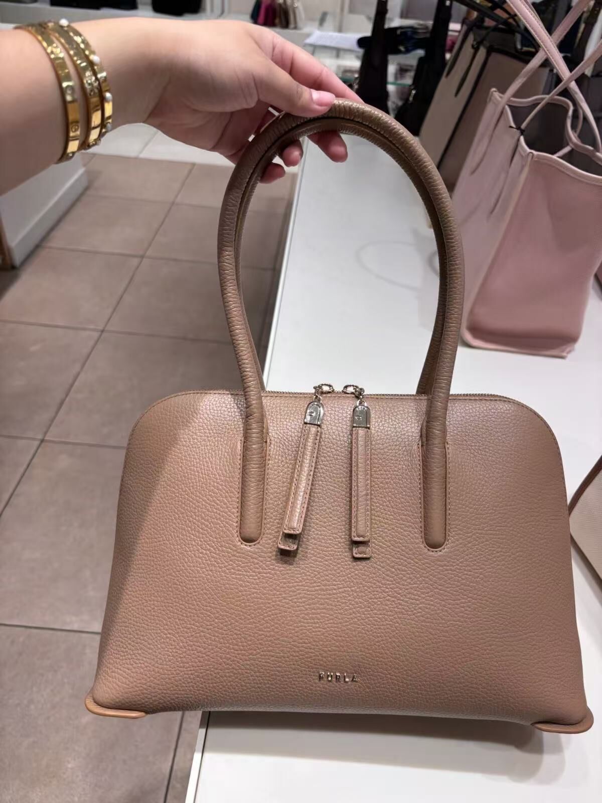【預購】H0612131 Furla Atmosfera 中號貝殼包