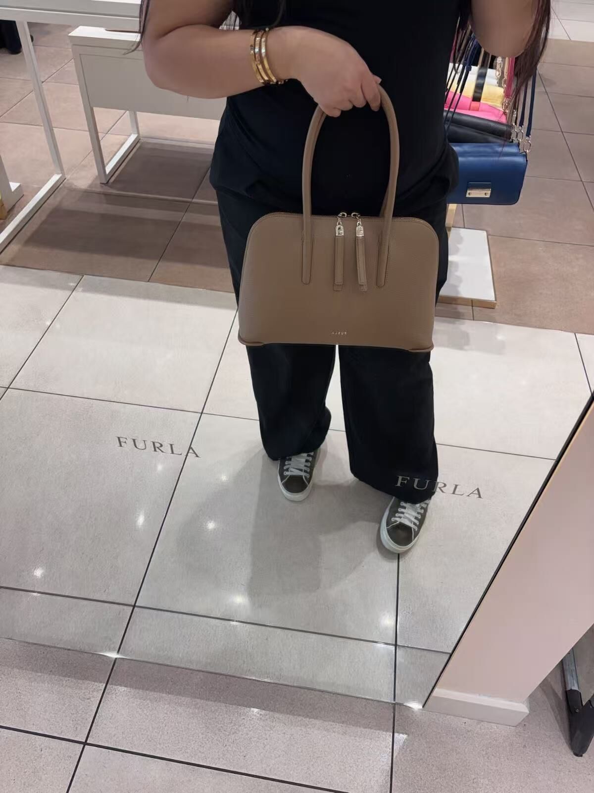【預購】H0612131 Furla Atmosfera 中號貝殼包