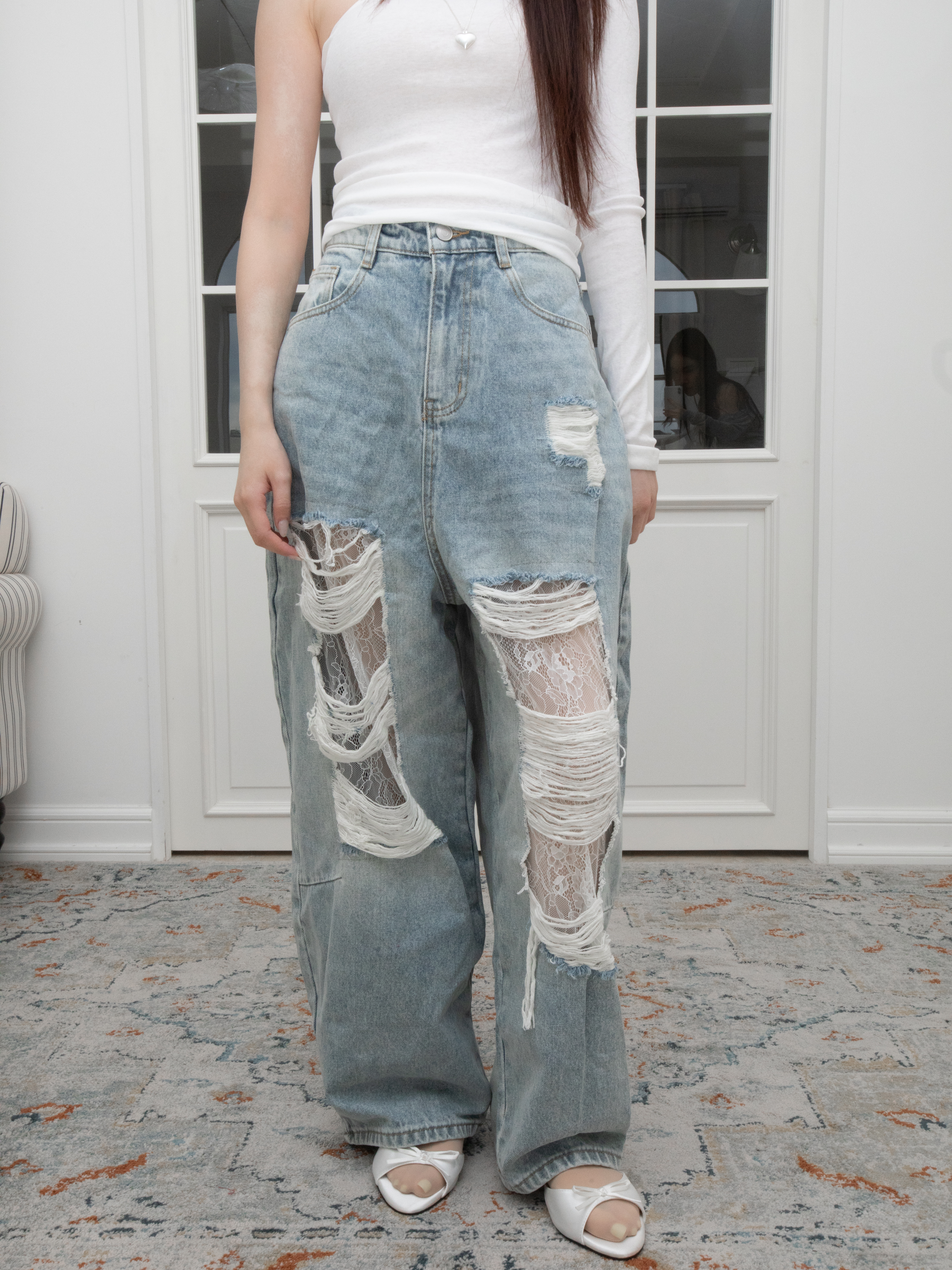 H07 DISTRESSED LACE PANELED WIDE LEG JEANS