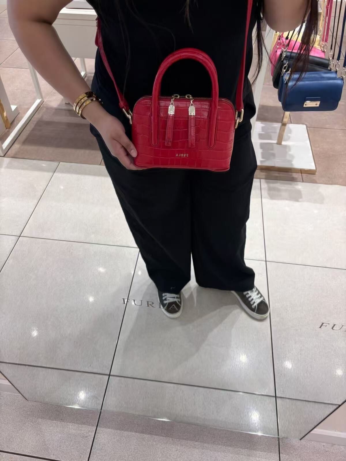 【預購】H0612132 Furla 小號壓紋手提包