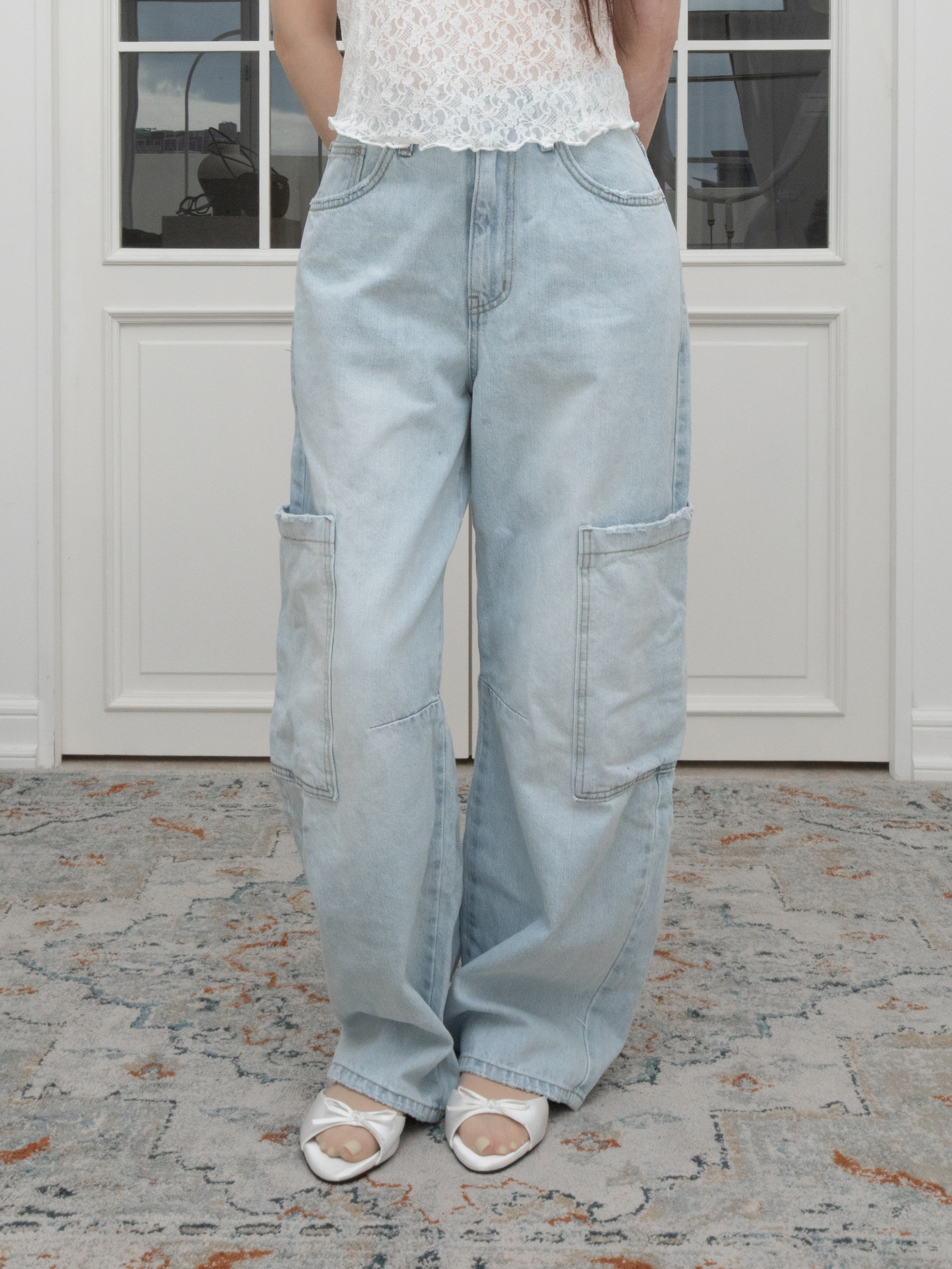 H08 PATCH POCKET WIDE LEG JEANS