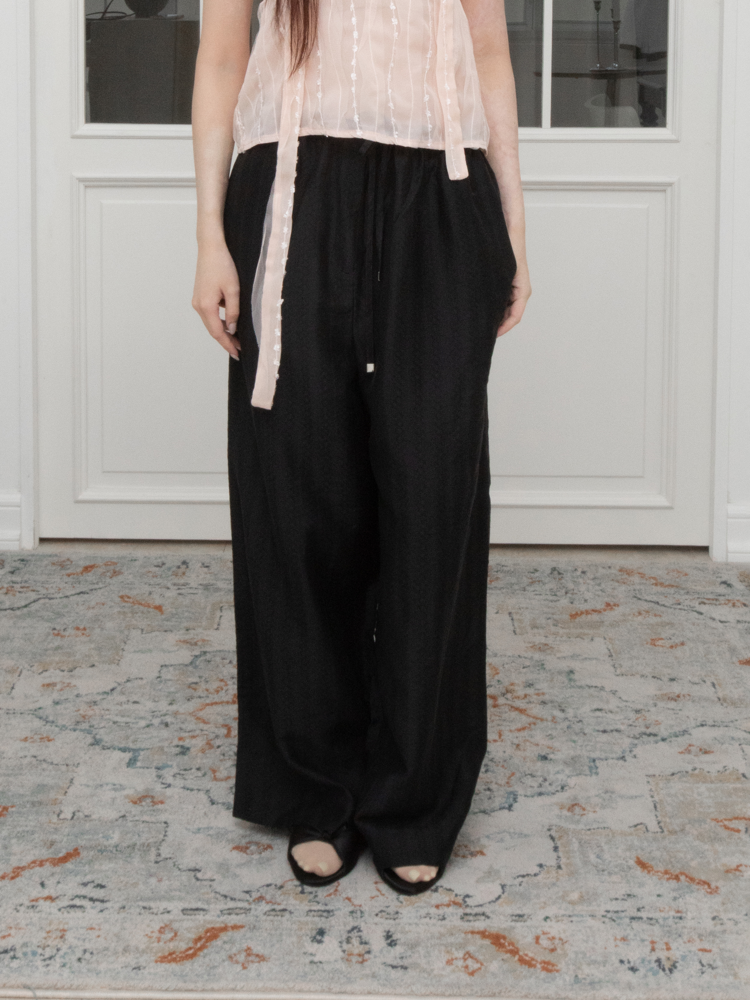 H12 TEXTURED CROPPED WIDE LEG PANTS