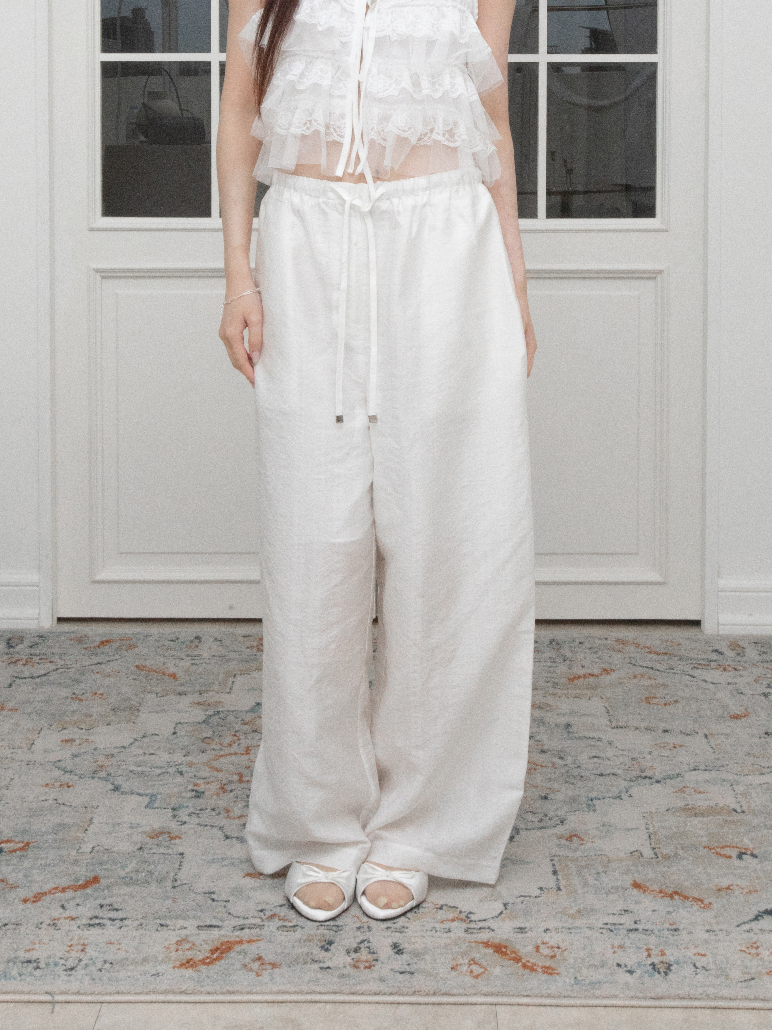 H12 TEXTURED CROPPED WIDE LEG PANTS
