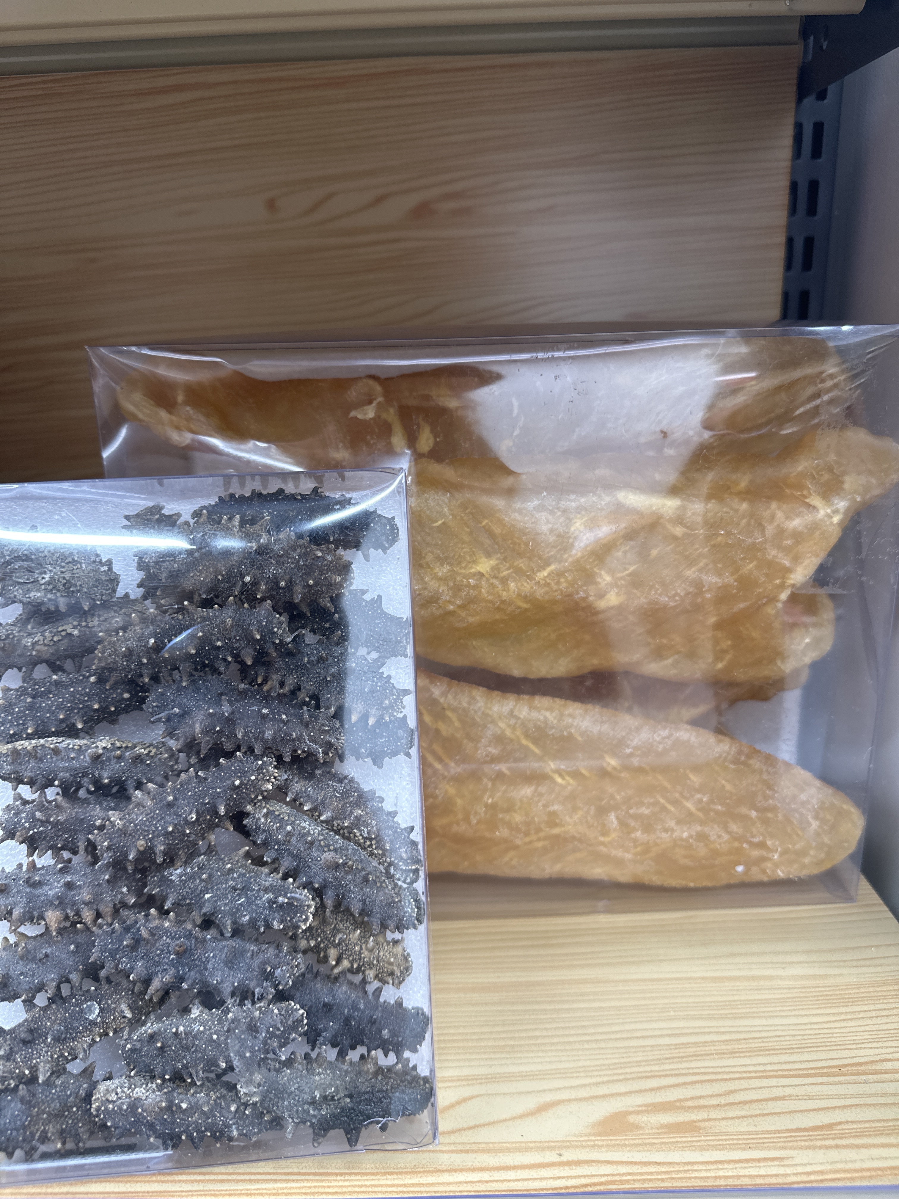 TR10 3-4頭收藏級花膠600克 **送刺參半斤 **到期日:約2027/12 **需冷藏於0-5℃度範圍內保存