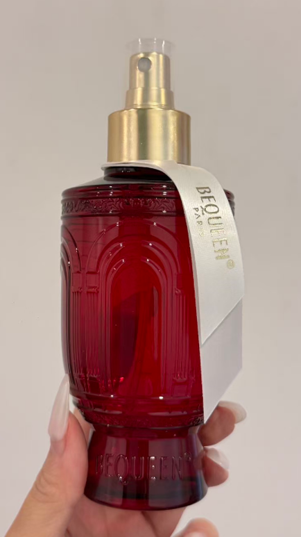 BE127 BEQUEEN RED MUSE FRAGRANCE MIST紅色繆斯香氛 250ml EXP:2028.01