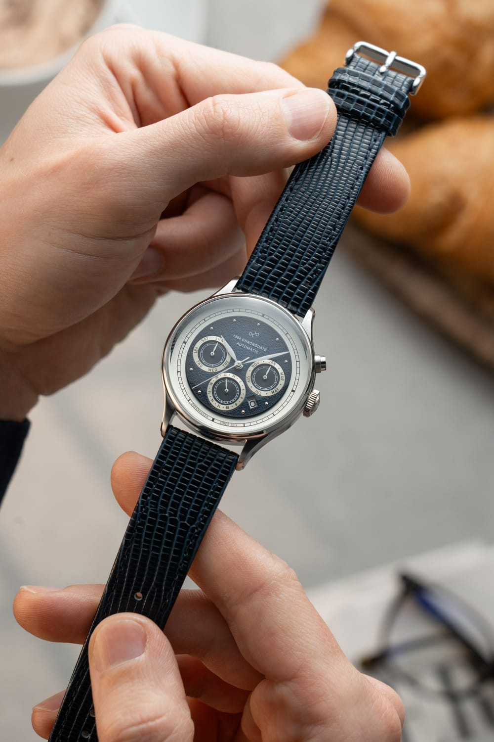 1564 Chronodate Automatic - Steel/Blue
