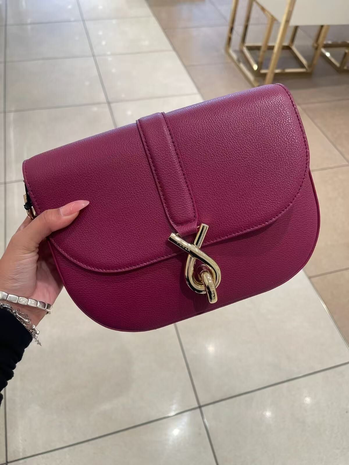 【預購】H0612160 Furla Mianova 馬鞍包 (紫紅色)
