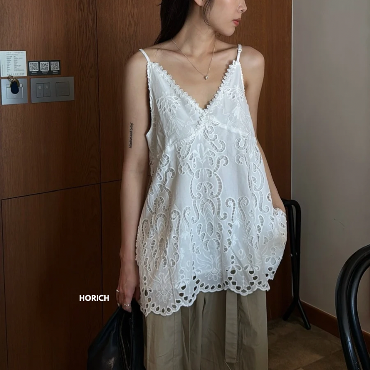 𝗝𝘂𝗻.𝟭𝟱/Me26-01144-度假重工雕花美背上衣(兩色)-珍珠白