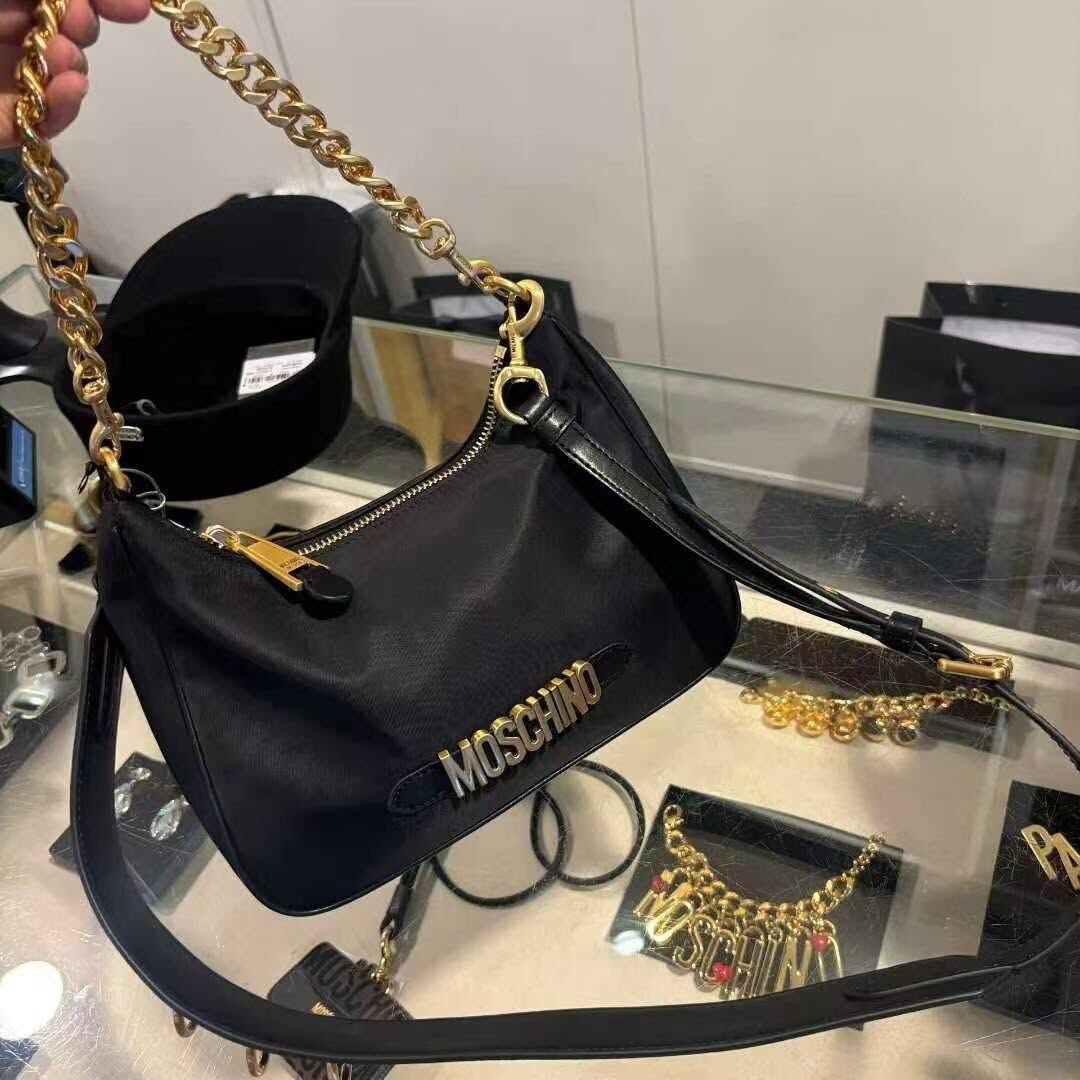 LYS01917 Moschino 金logo尼龍腋下包