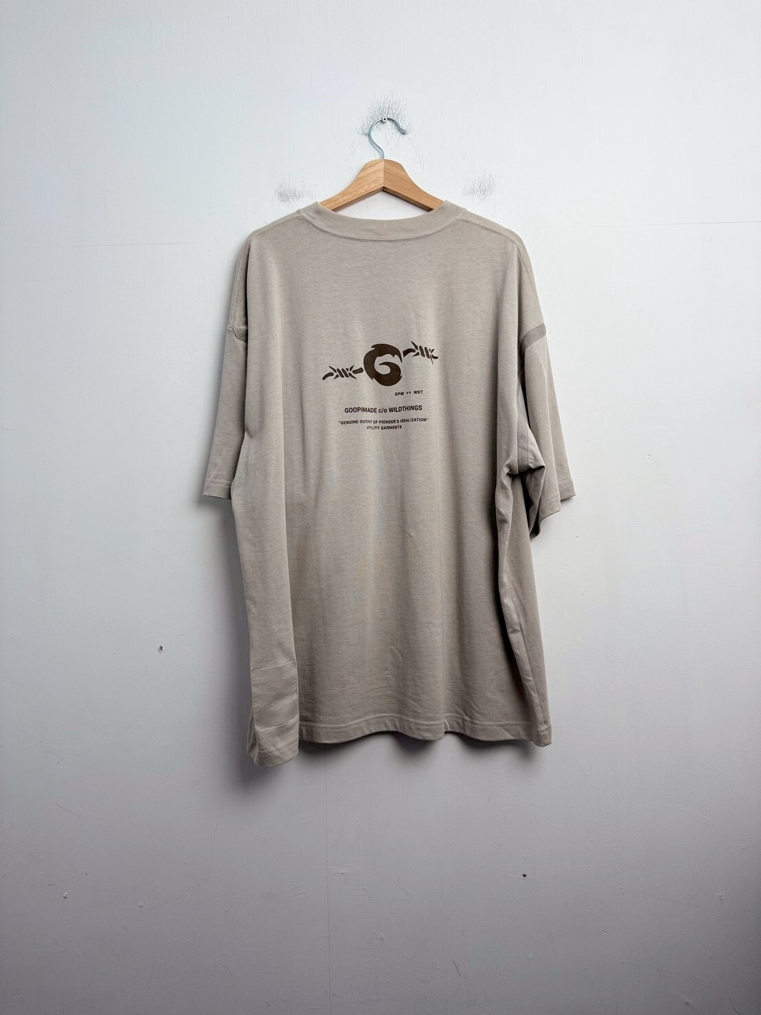 GOOPiMADE x WILDTHINGS Graphic Pocket Tee SIZE 3