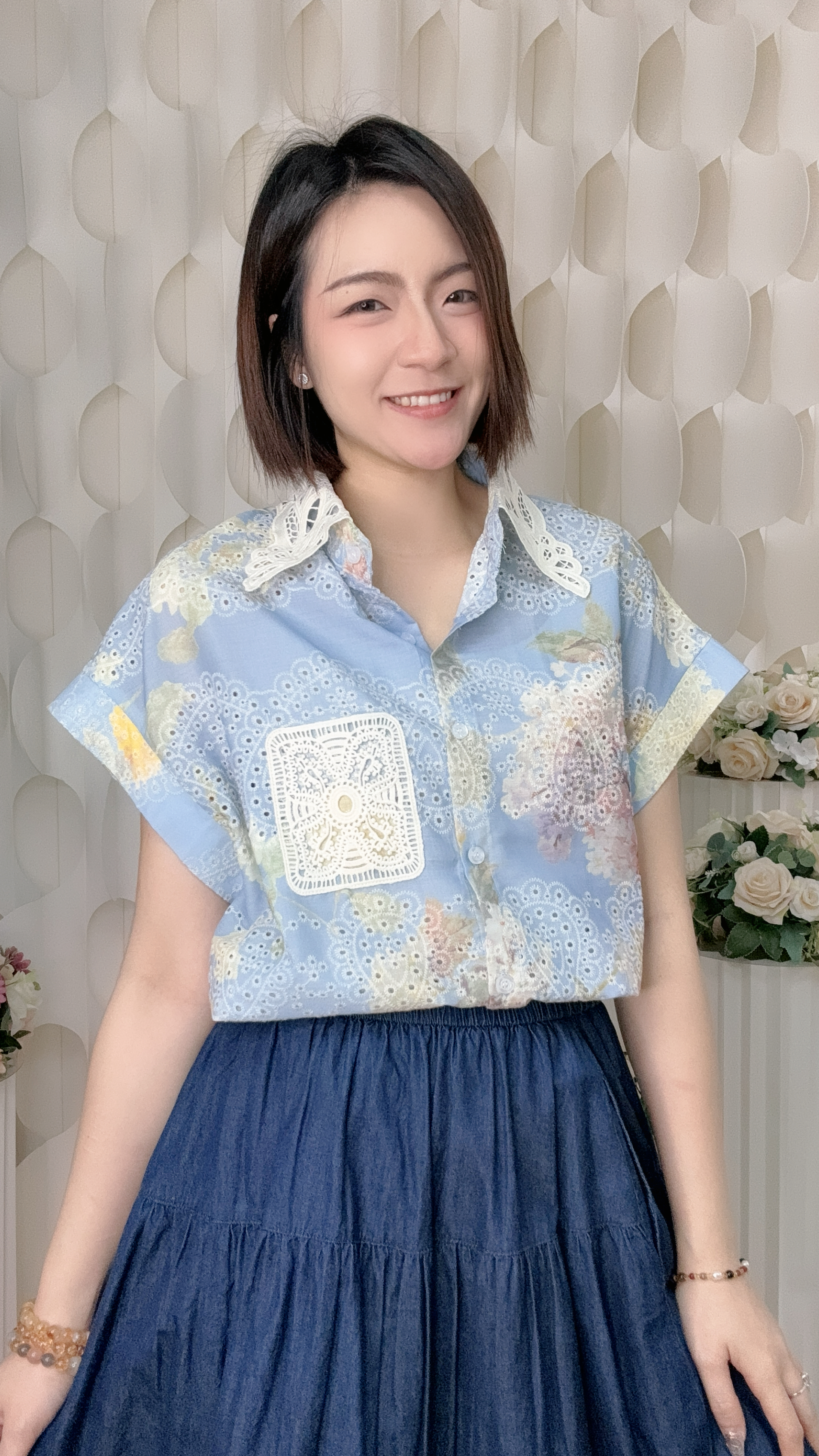 翻領刺綉梭織上衣（胸42 腰42 長25吋）7541 #1206clo