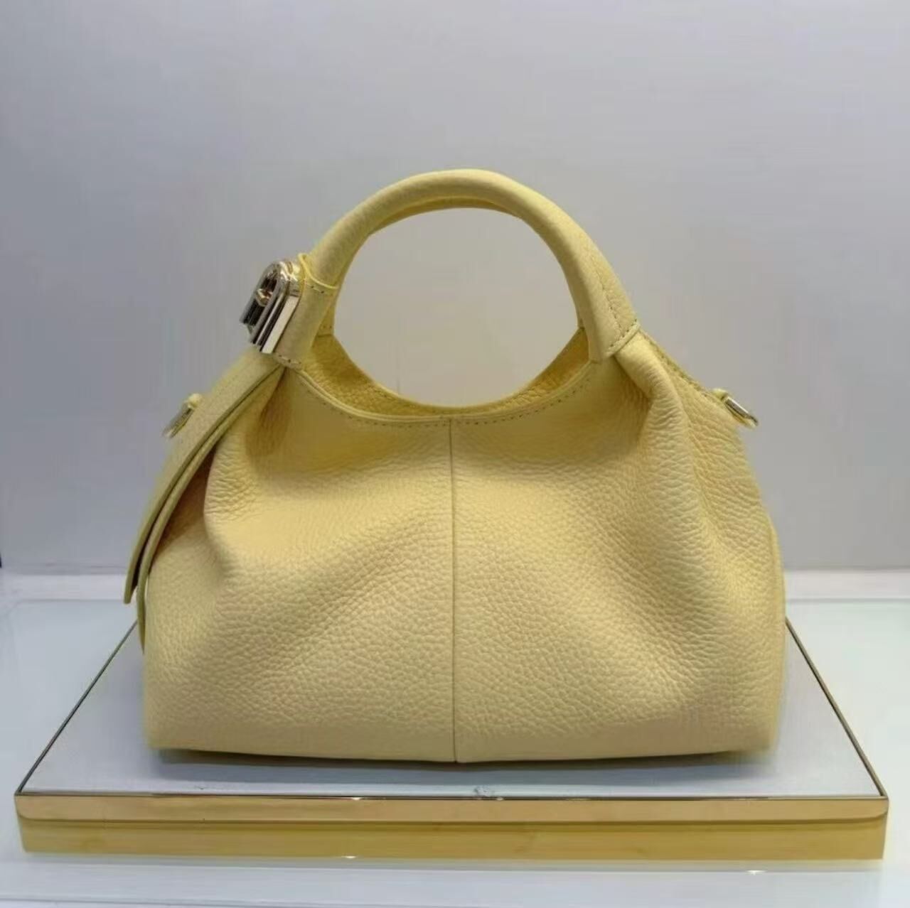 【預購】H0612141 Furla Planeta 手提包 (淡黃色)