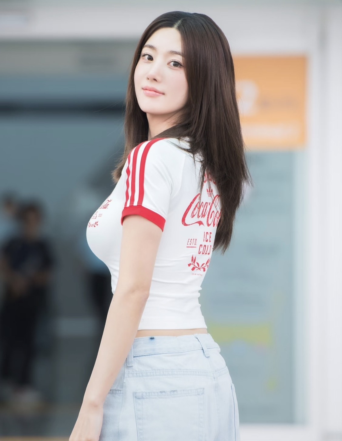 【Luxury】Adidas  COCA COLA 權恩妃 同款 短袖上衣 三葉草LOGO 可口可樂 聯名款 經典運動 Cali T 滾邊線條 短T 短袖 寬鬆 白紅 KY7558 KY7559 女款