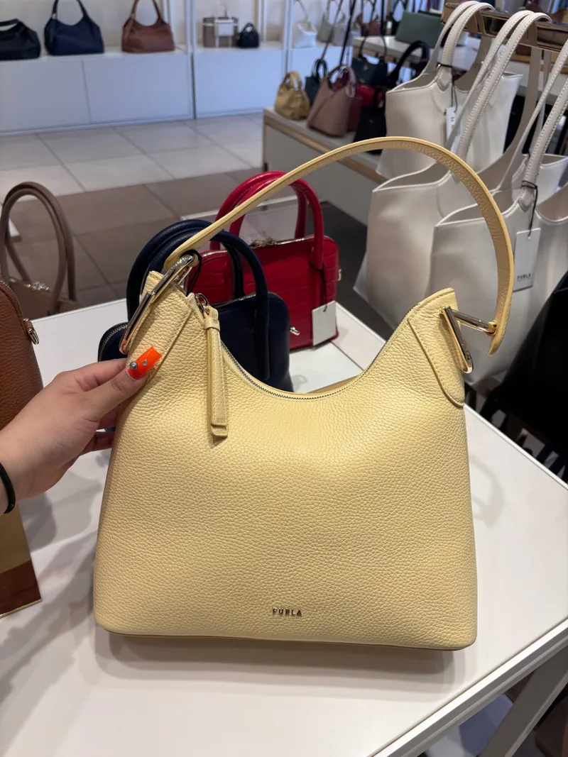 【預購】H0612143 Furla Clarissa Hobo 大號兩用包 (淡黃色)