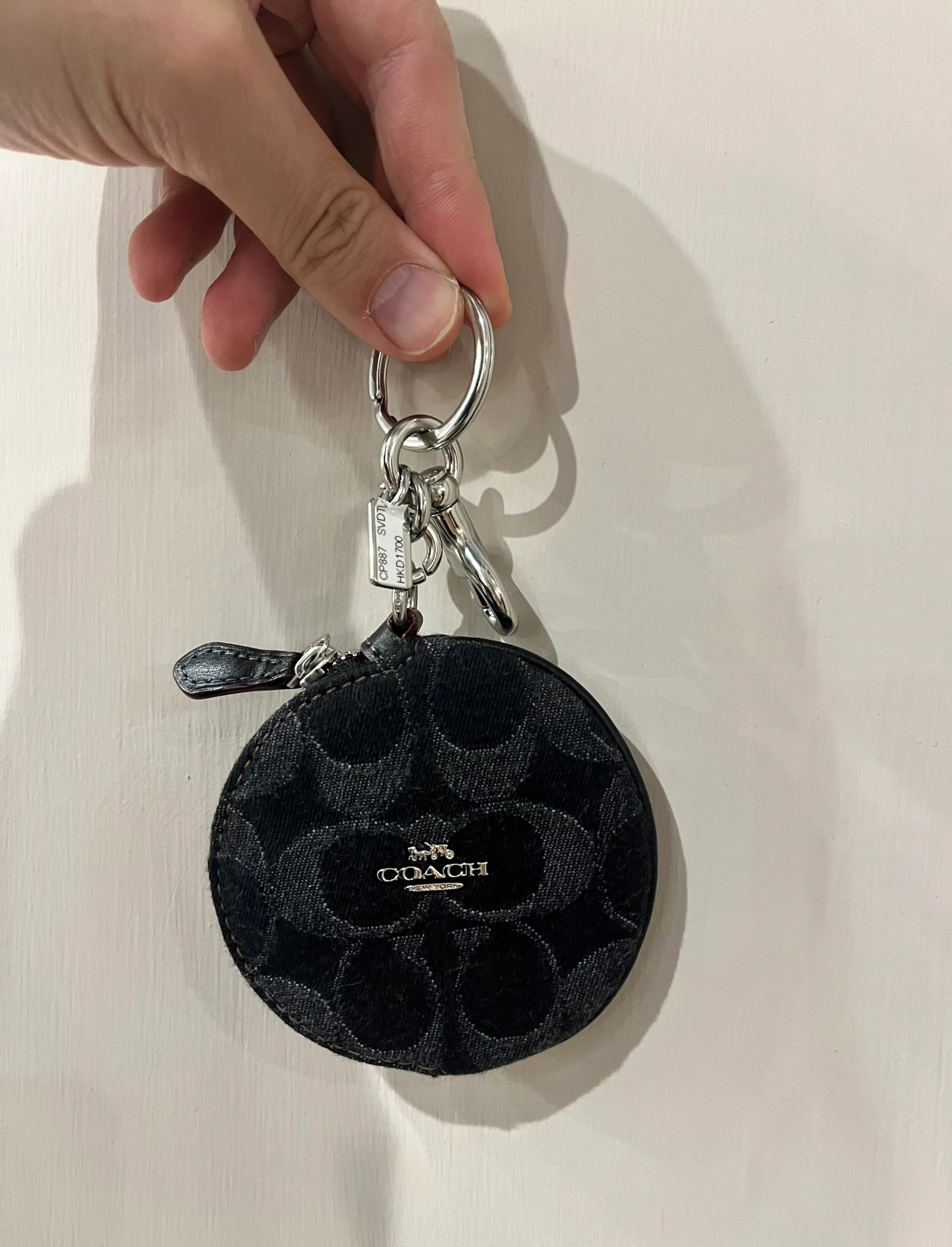 代購-COACH Circular 9 圓形 拉鍊 牛仔布拼 光滑皮革 零錢包 黑