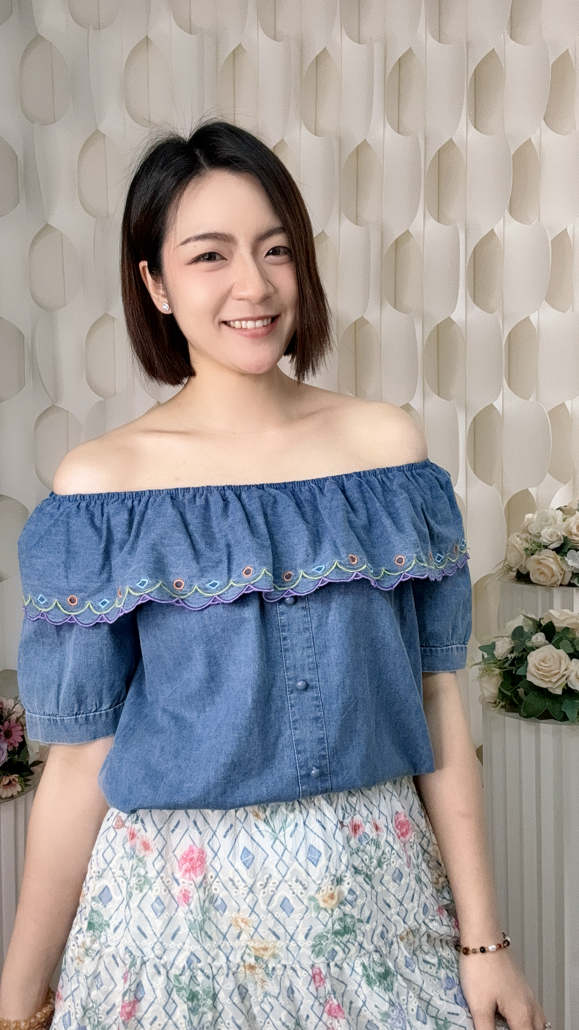 彩綫波浪荷葉邊軟牛仔上衣（胸42  腰42 長22吋）7820 #1206clo