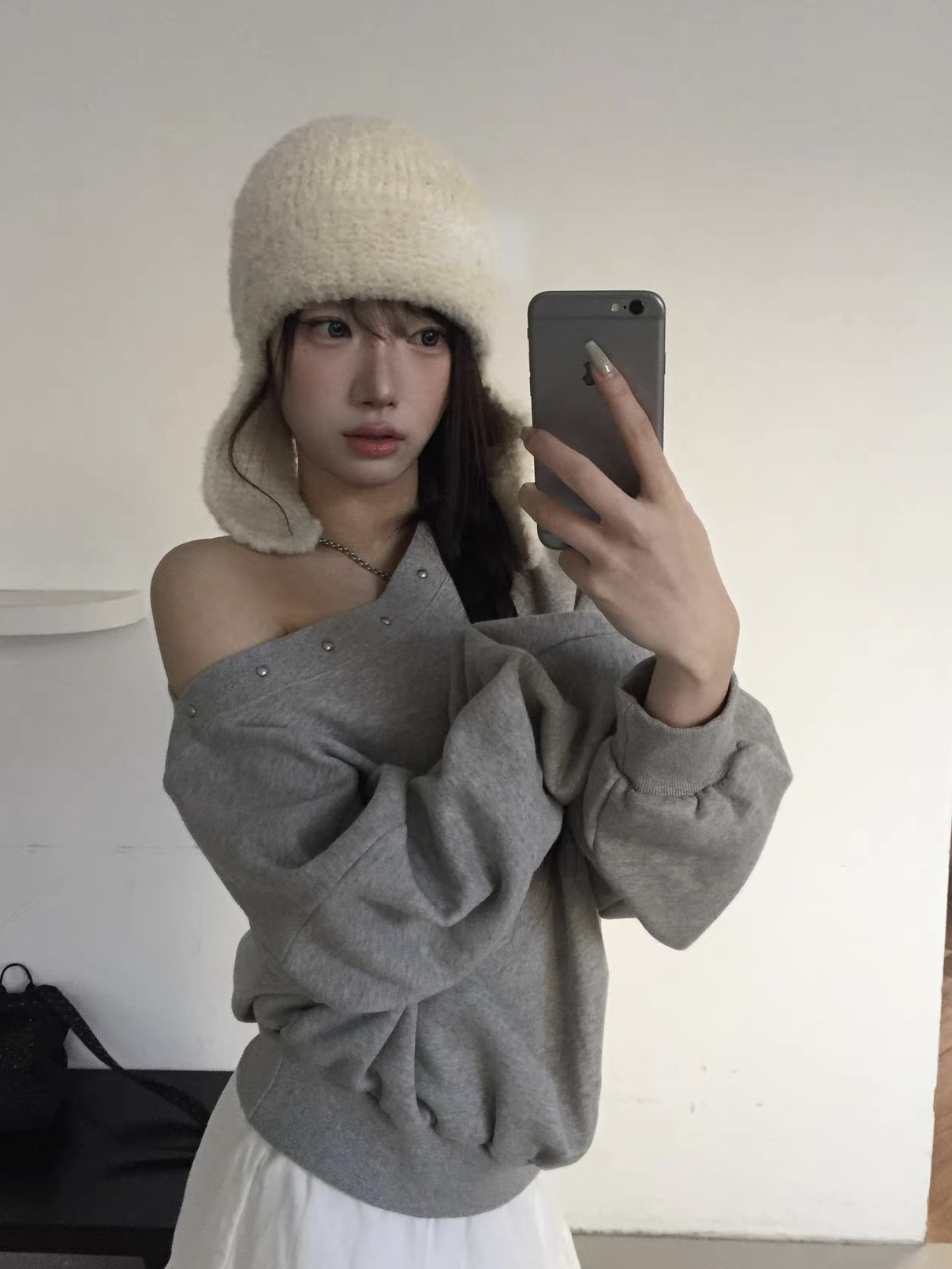 Basic Rivet One Shoulder Sweater