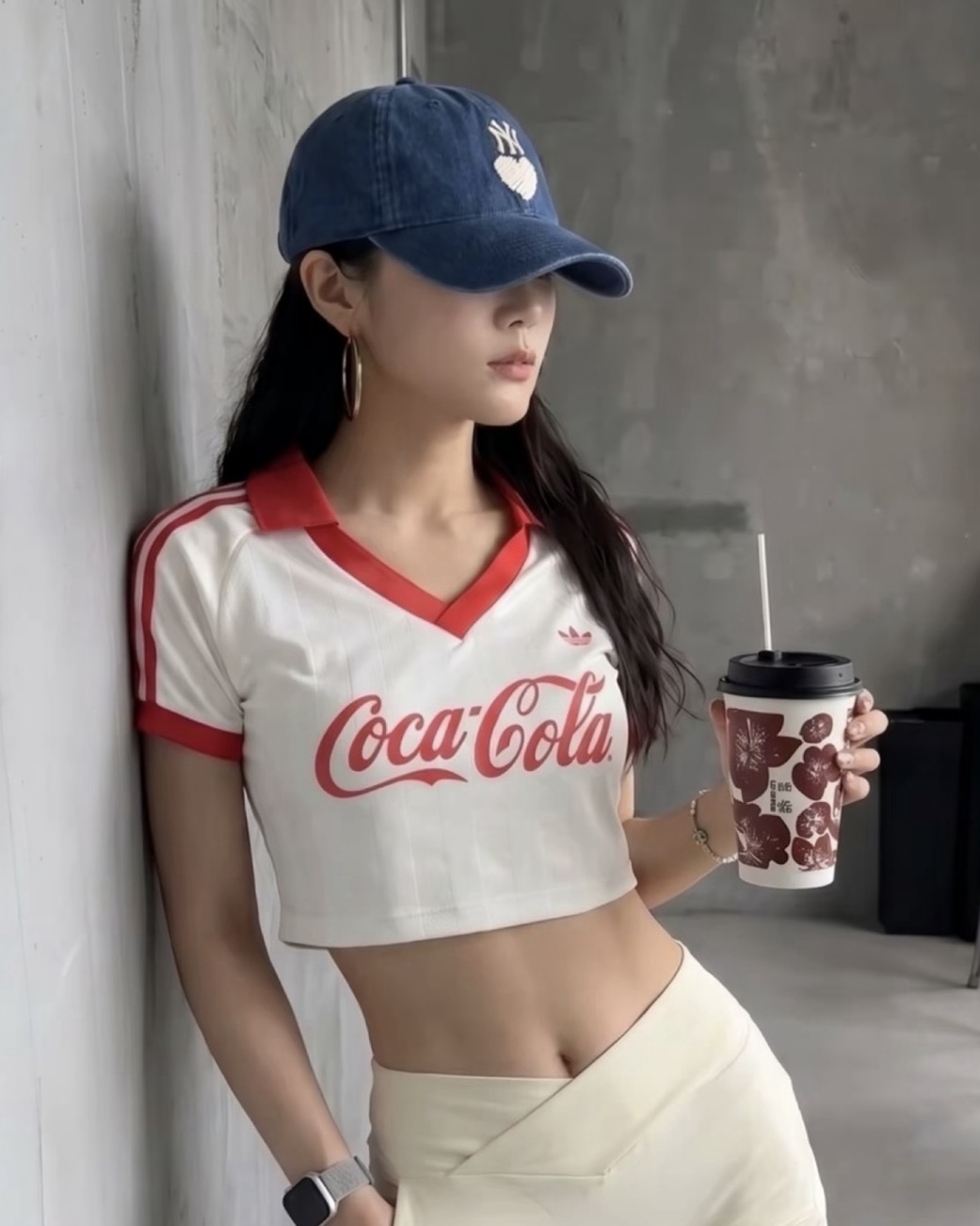 Adidas Originals x Coca Cola 可口可樂 聯名 白色 短版 V領 短袖 上衣 權恩妃同款