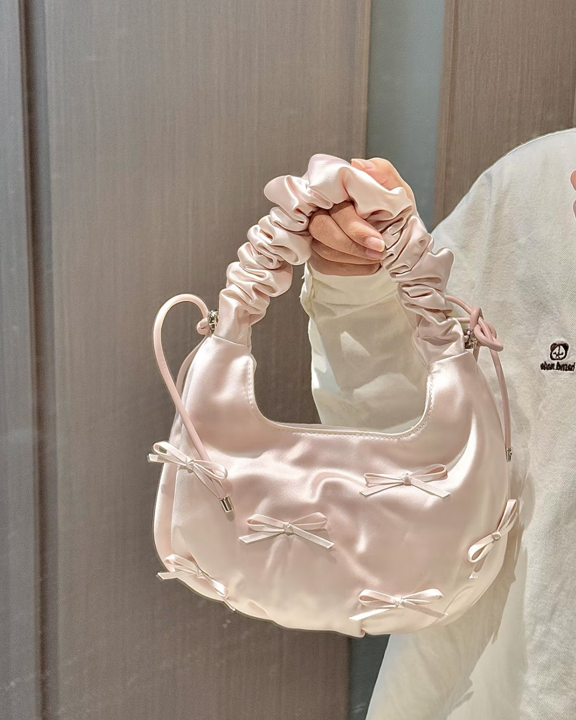 CHARLES & KEITH 小CK 粉色 絲緞 蝴蝶結 芭蕾風 皺摺 綁繩 雲朵包 肩背包 手提包
