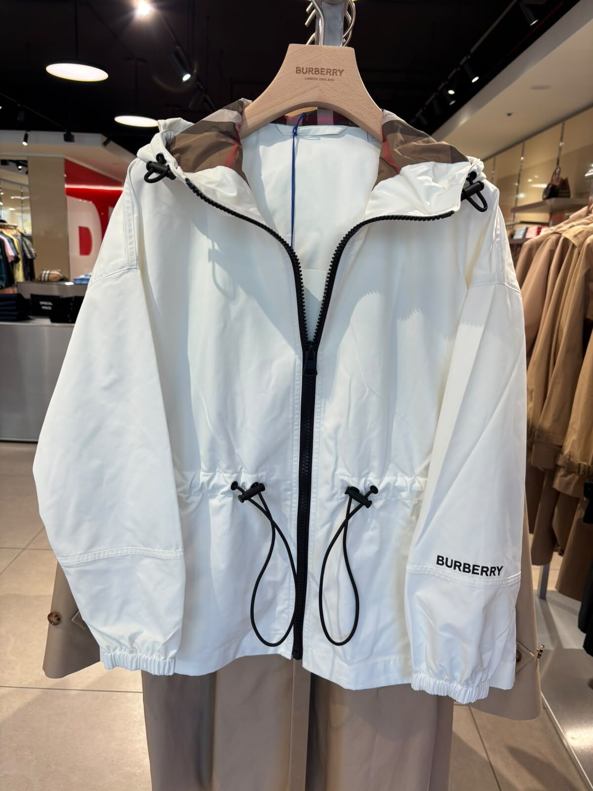 LYS01919 Burberry 連帽索繩束腰防風外套