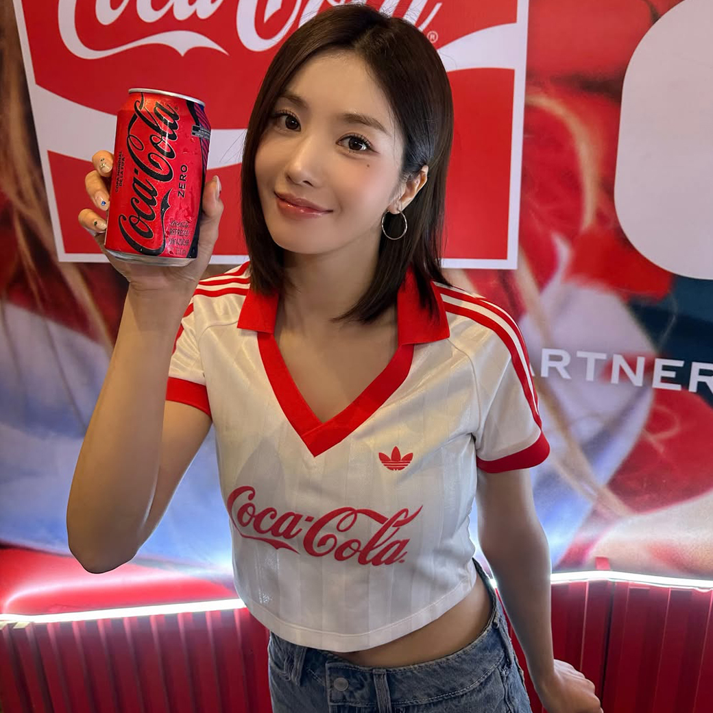 ADIDAS X COCA COLA 可口可樂 聯名款 權恩妃同款 短版 三葉草 短T 白紅 (女款)