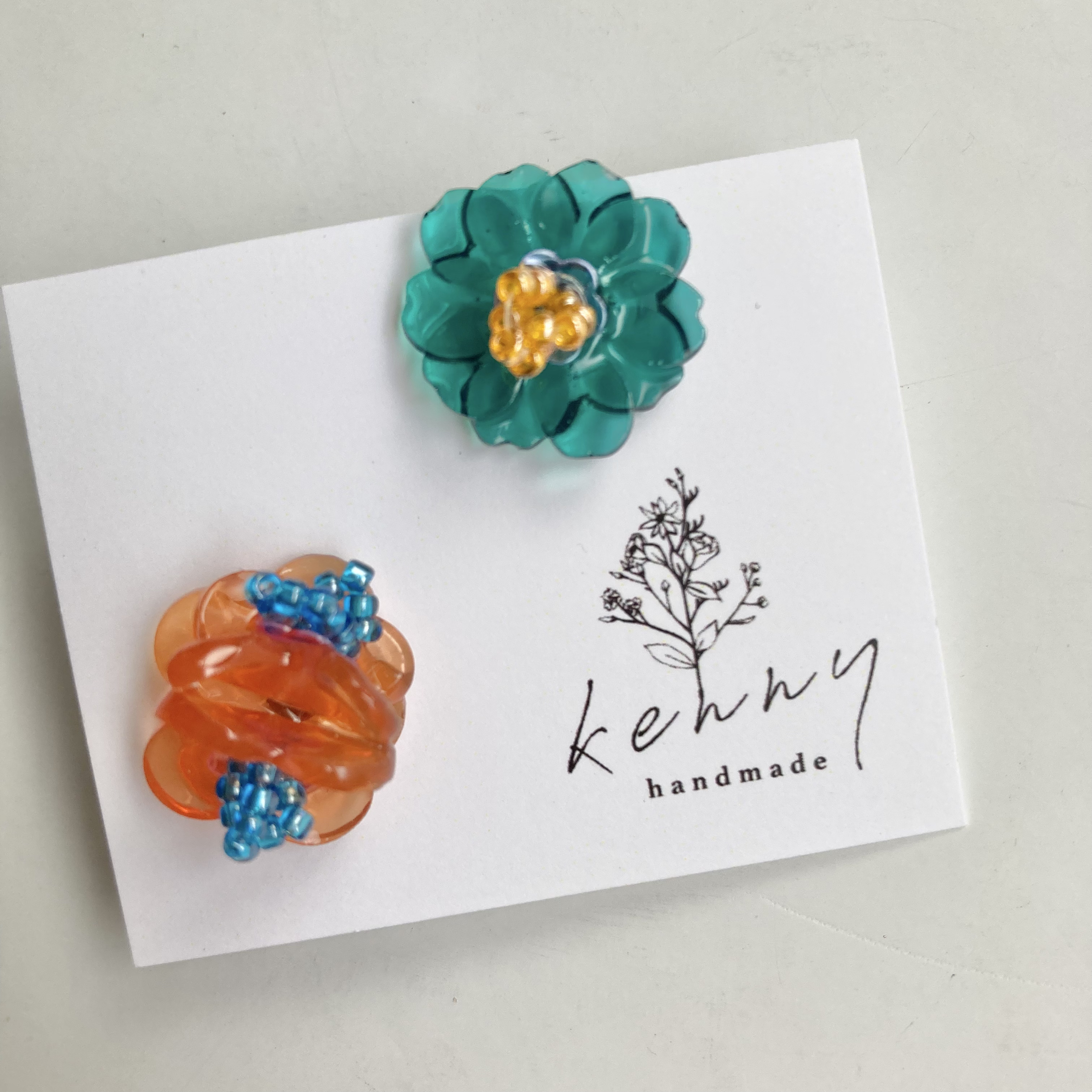 [kenny handmade] 小花日和耳環 | 橘綠 | 耳針 | NO.020