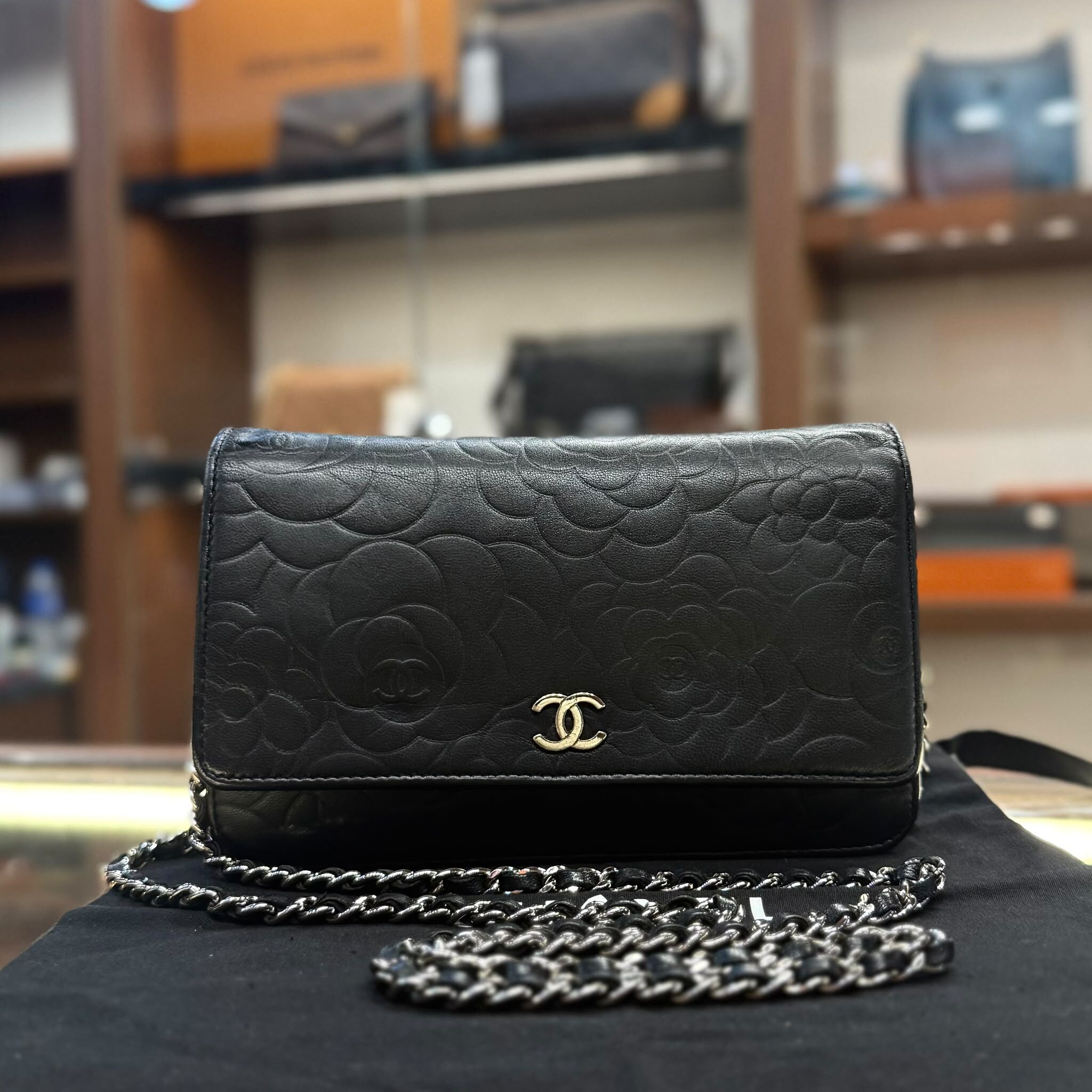 85%New Used Chanel Woc Wallet On Chain Lambskin 黑色羊皮山茶花 #香奈兒