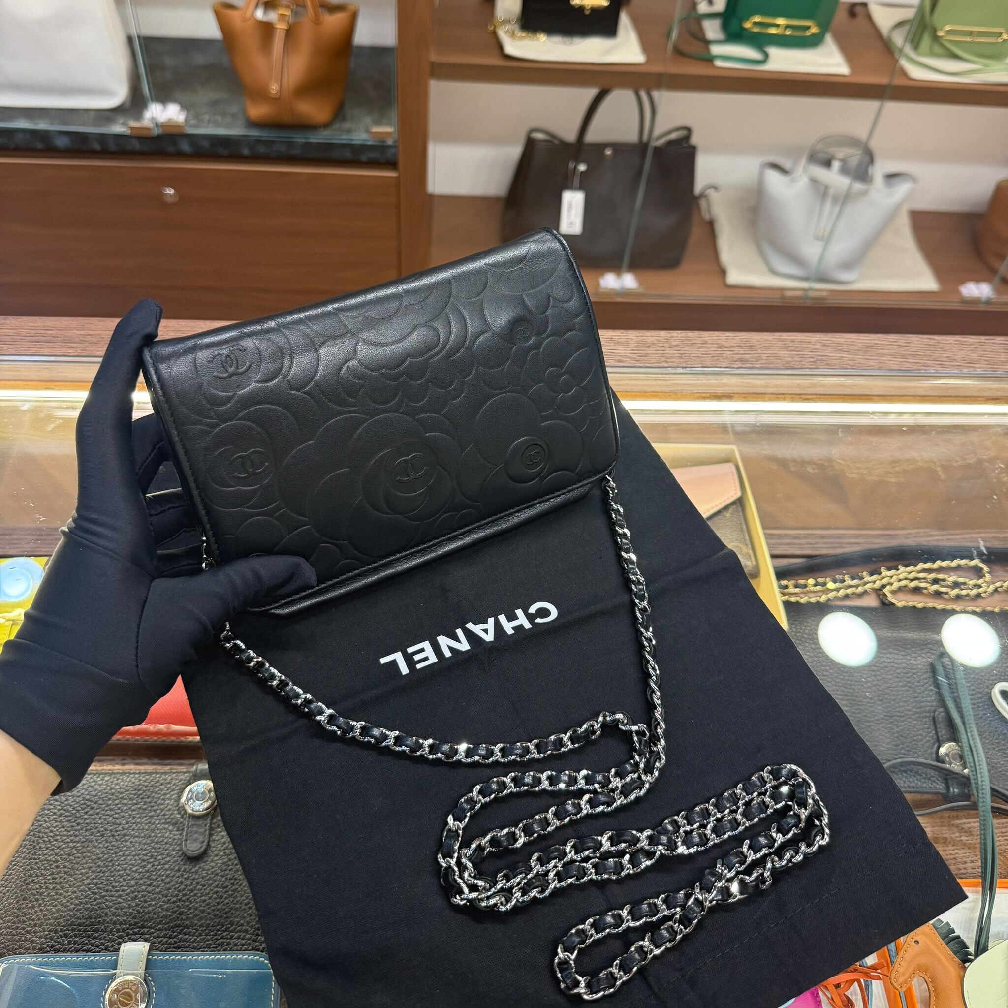 85%New Used Chanel Woc Wallet On Chain Lambskin 黑色羊皮山茶花 #香奈兒