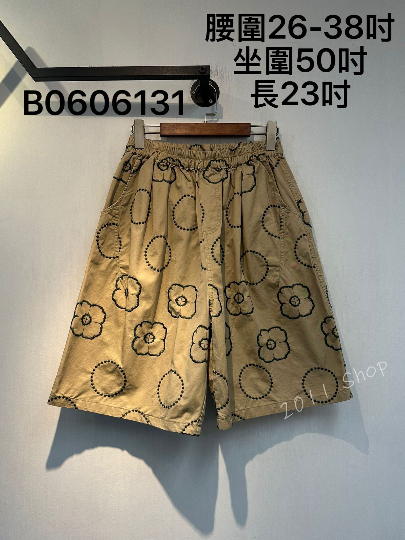 出口日本圓圈方形花朵刺繡短褲  腰圍26-38吋 坐圍50吋 長23吋  B0606131
