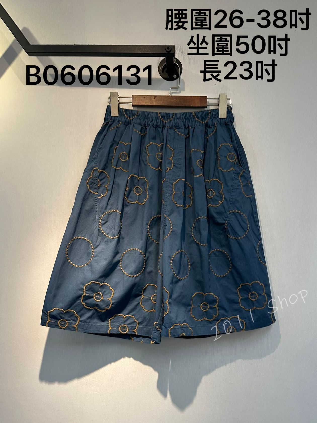 出口日本圓圈方形花朵刺繡短褲  腰圍26-38吋 坐圍50吋 長23吋  B0606131