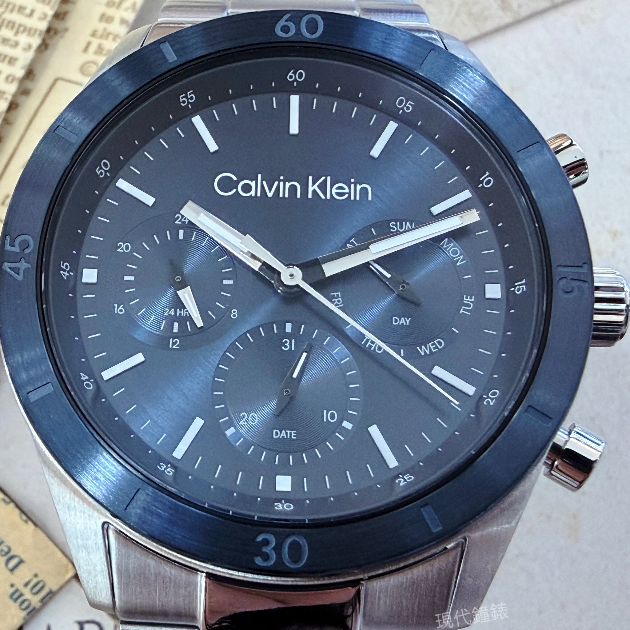 【CALVIN KLEIN】都會時尚三眼計時男錶 CK25200556 43mm 現代鐘錶