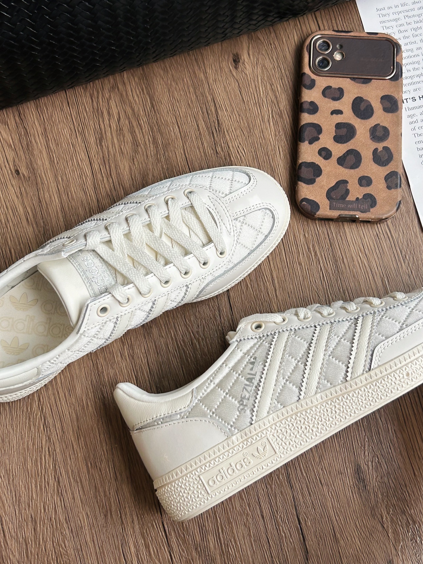 ADIDAS HANDBALL SPEZIAL 小 香風 菱格紋 漆皮 拼接 白色 小白鞋 男女鞋 KJ0854 / 現貨