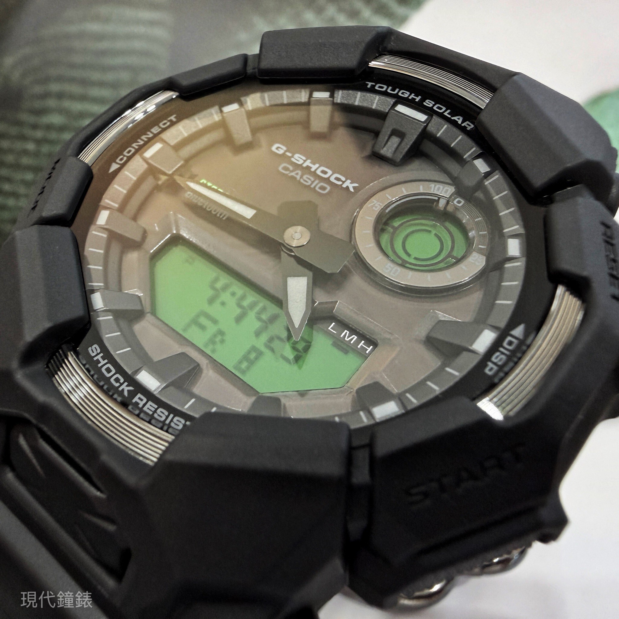 【G-SHOCK】酷黑電光綠太陽能藍牙運動電子錶 GA-B010BEG-1A  49.3mm 現代鐘錶