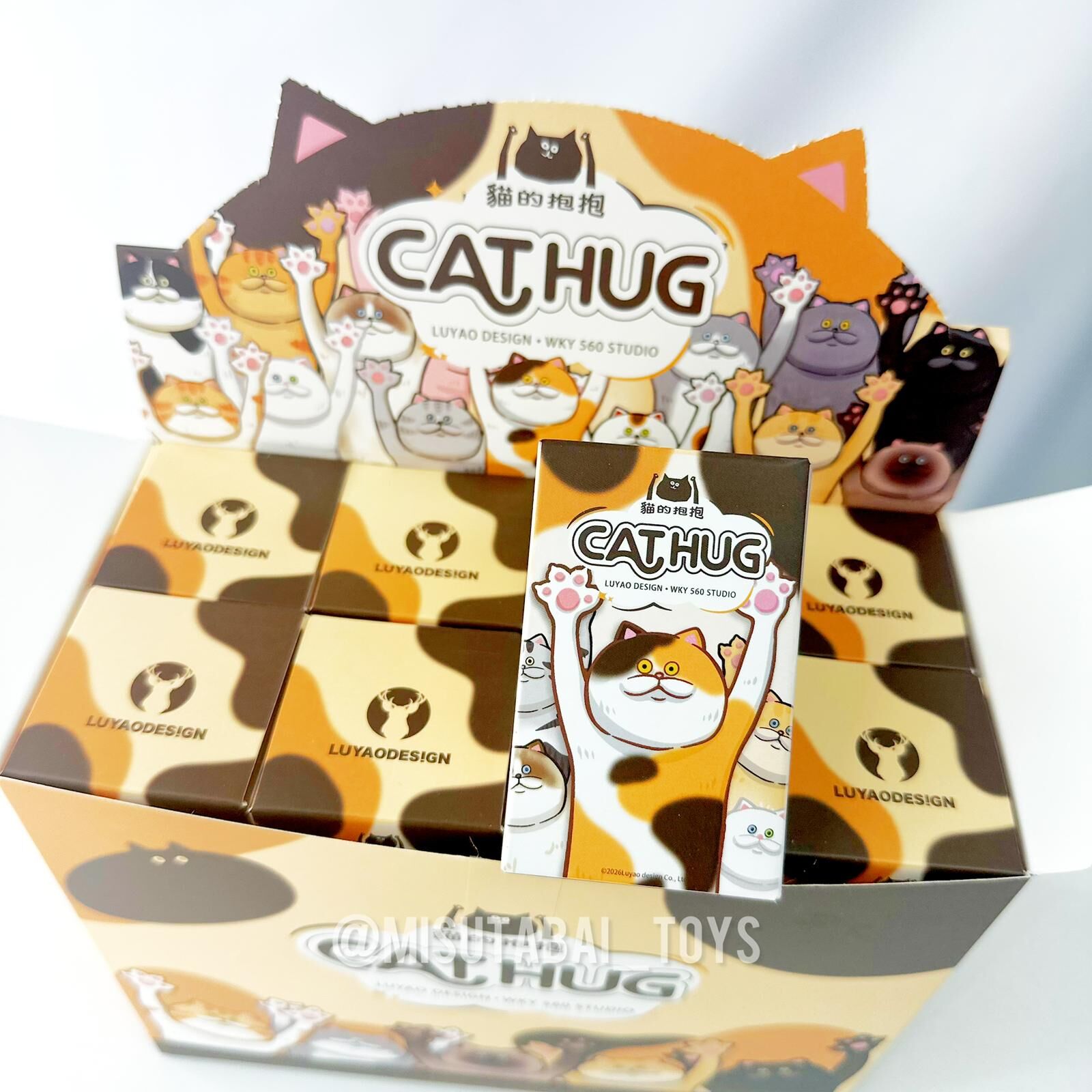 Cat Hug Figure Blind box