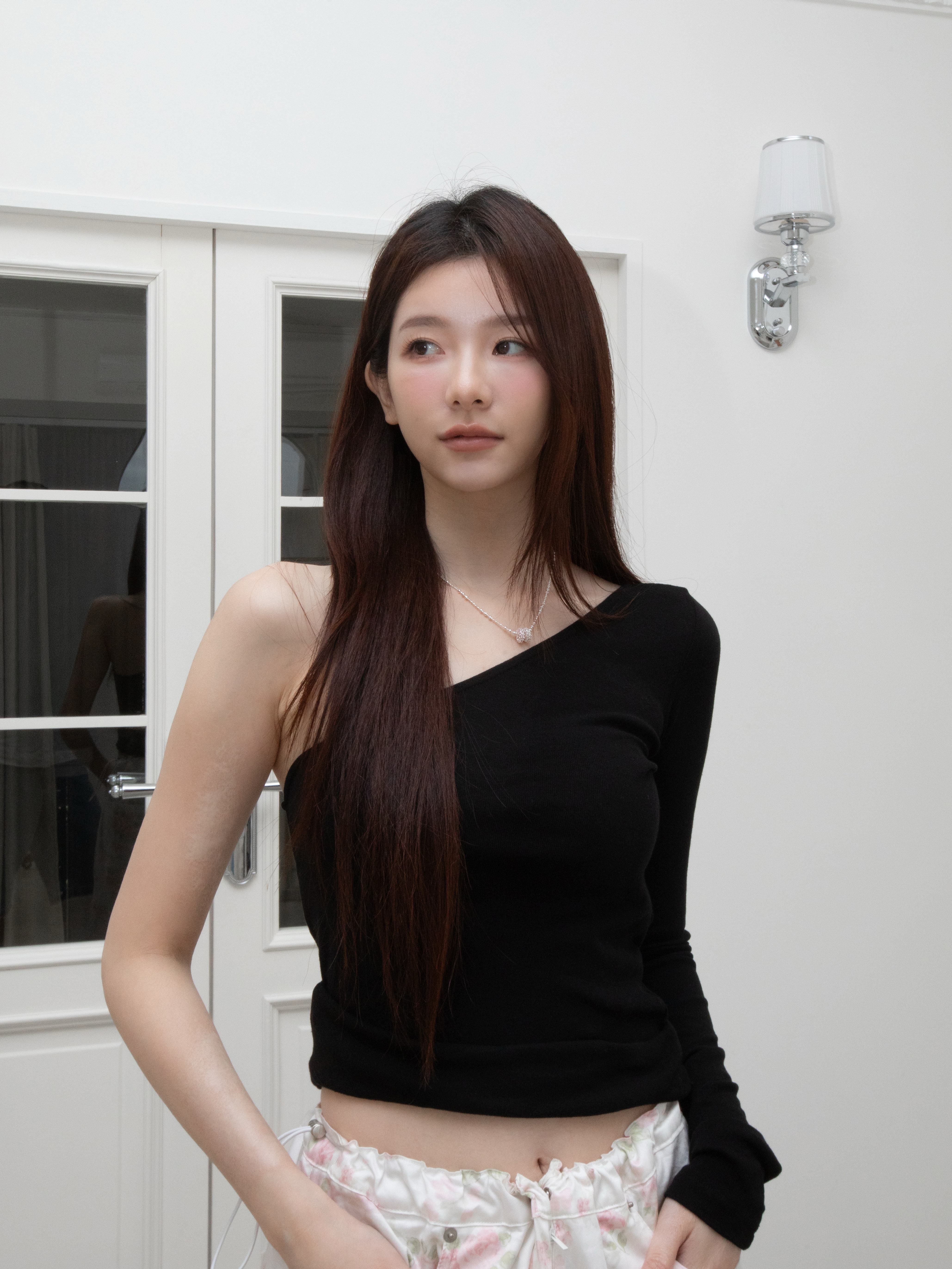 T01 ASYMMETRIC ONE SHOULDER TOP