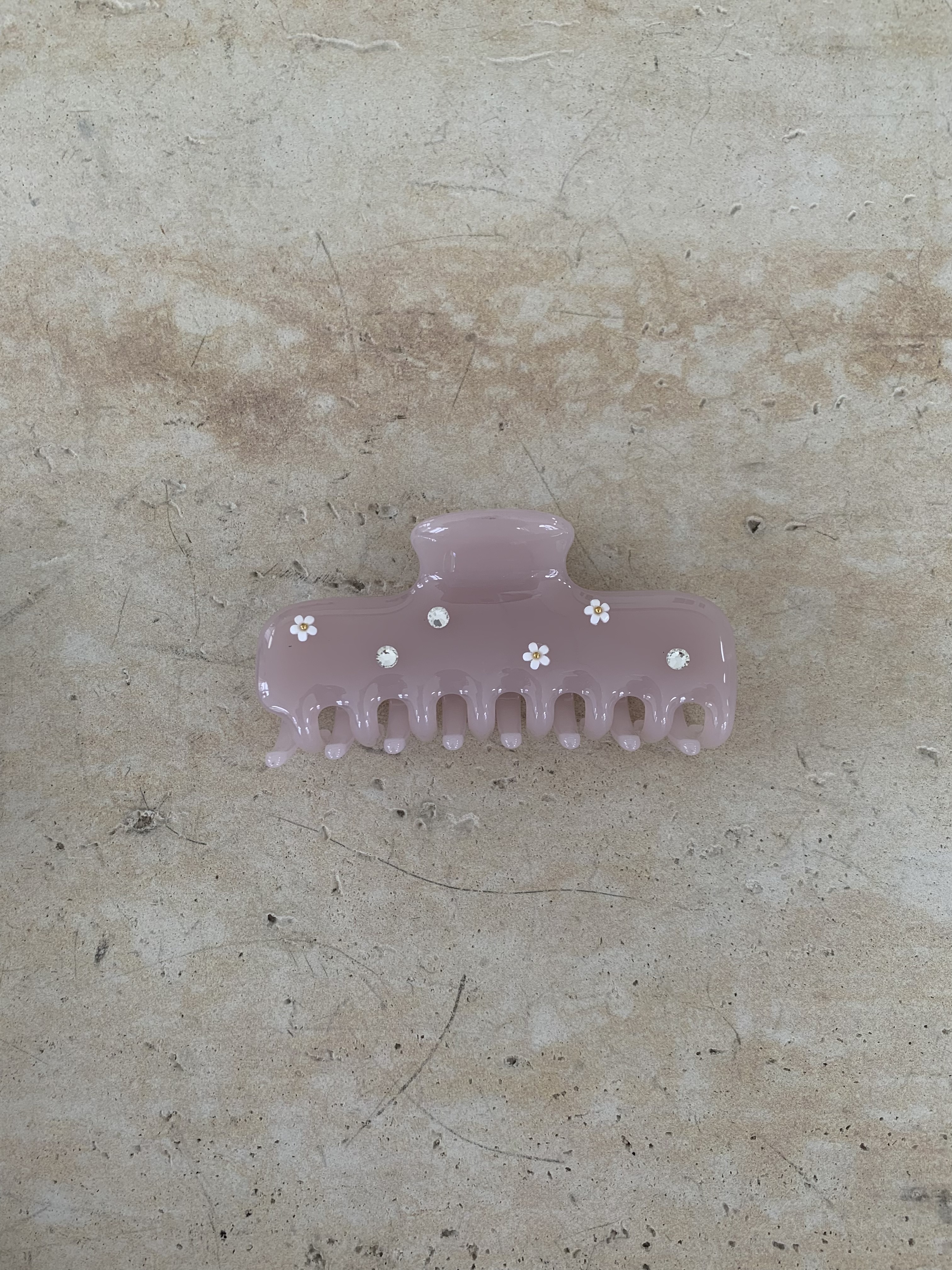 A03 DAISY AND RHINESTONE HAIR CLAW