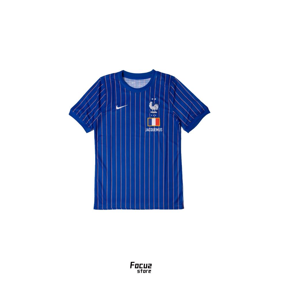 【Focus Store】預購 Jacquemus x Nike France Men's  Academy Pro Short-Sleeve Soccer Top 法國 球衣 IH1674-480