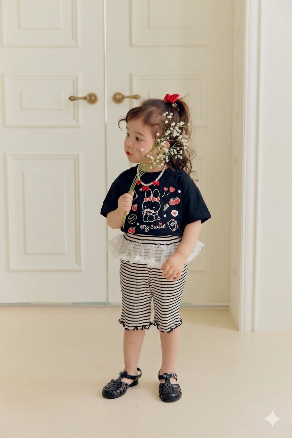 Sera Mono Rabbit Short Sleeve Tee