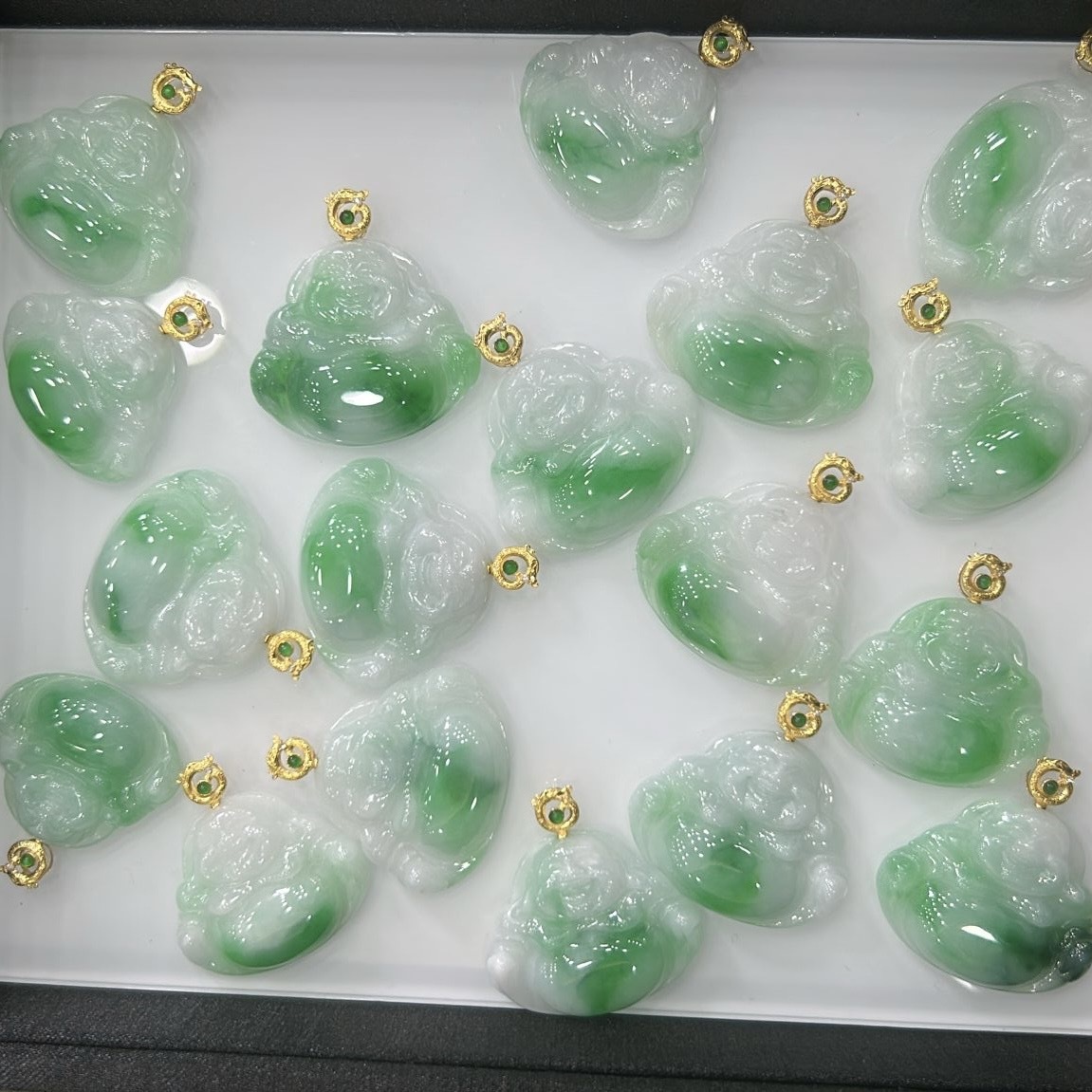 超級貨頭 白底青18K豪鑲佛公