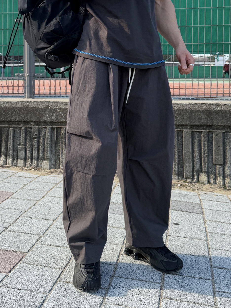 Single-pleated balloon casual pants