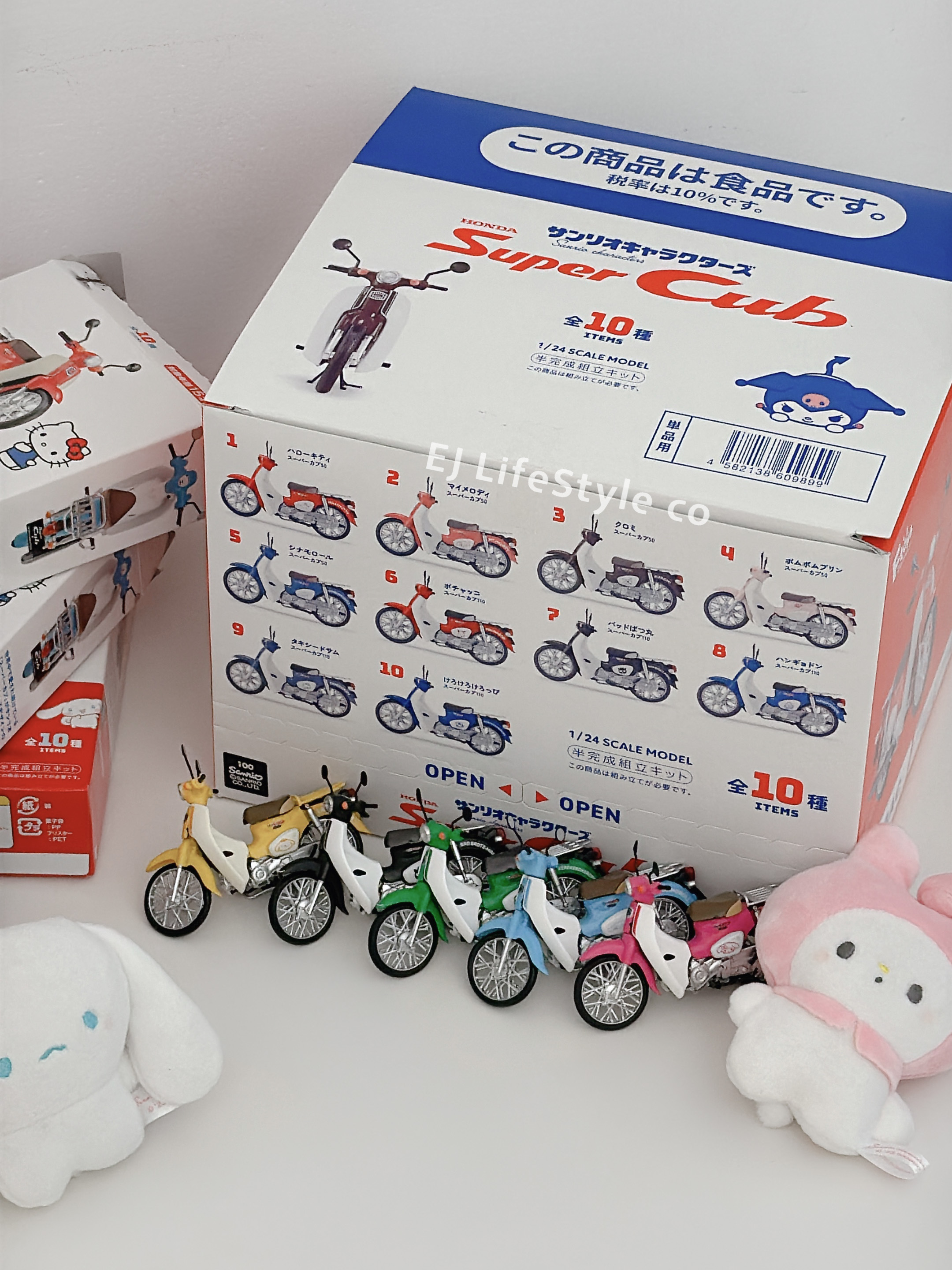 🇯🇵 SANRIO X HONDA Super Cub 本田 三麗鷗家族 復古摩托車 盲盒 擺設 HELLO KITTY 大耳狗 帕恰狗 布丁狗 美樂蒂 酷洛米 酷企鵝 人魚漢頓 / 現貨
