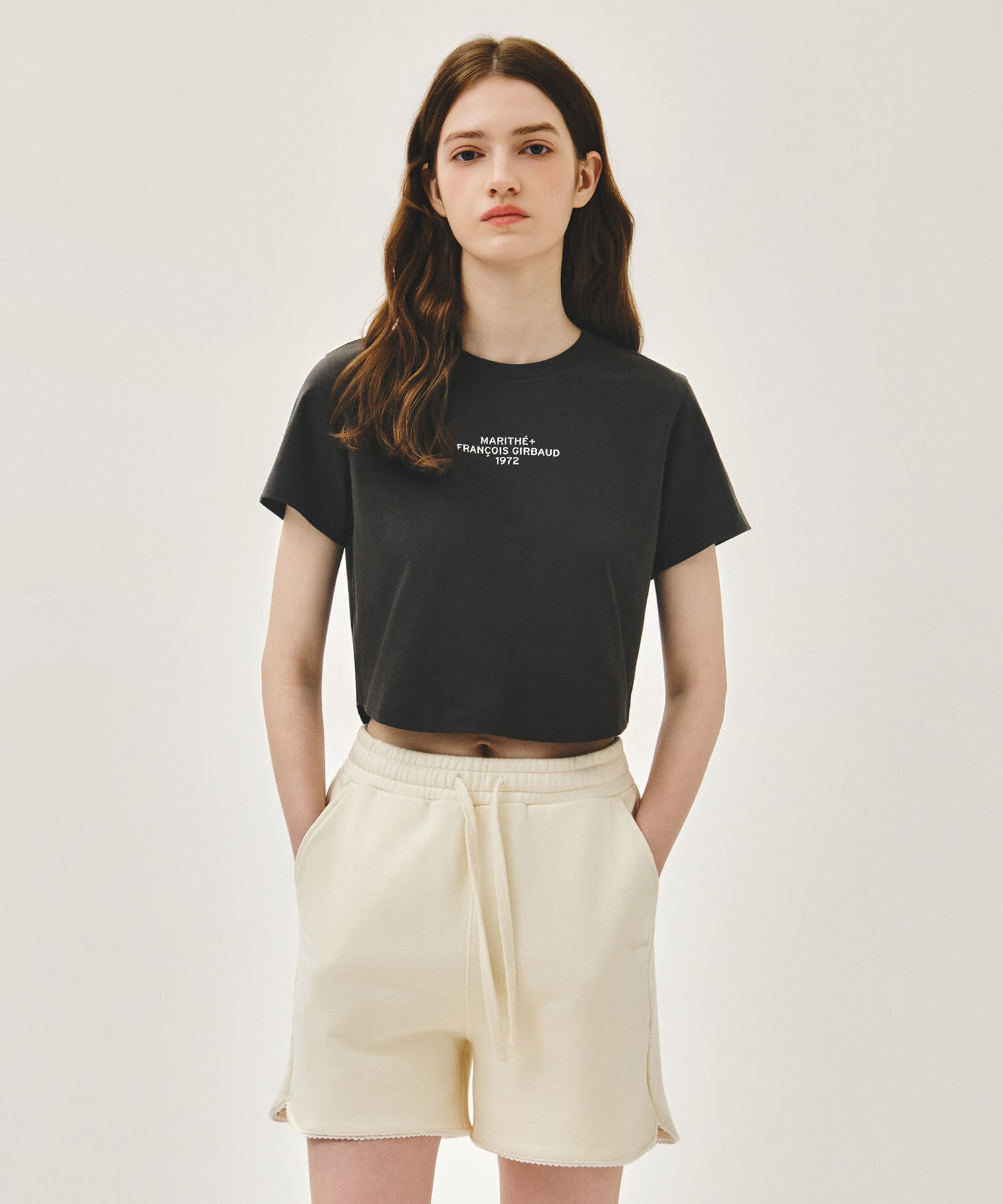 【MFG】W SILVER LETTERING CROP TEE (3 Colors)