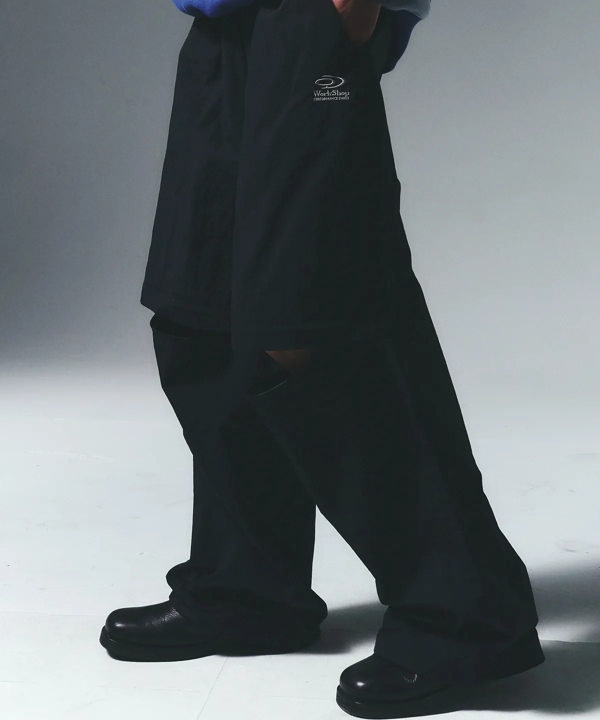 TRAVEL WORKSHOP OPEN KNEE PANTS